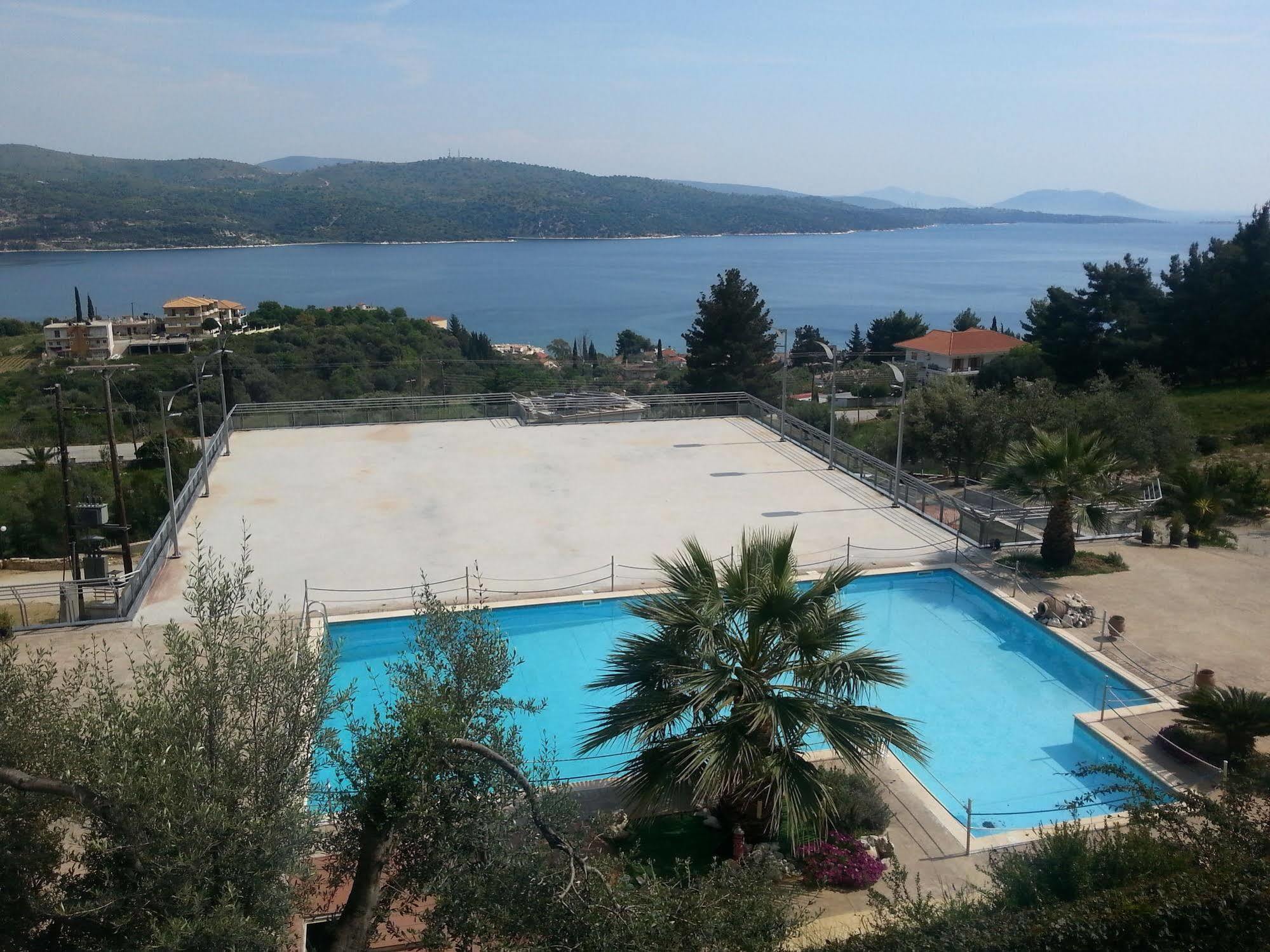 Giannis Village Resort Astakos Exterior photo